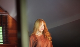 Hương Giang Idol bị Cục Nghệ thuật 'sờ gáy' vì MV phản cảm