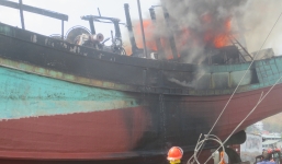 Bình ga phát nổ trên tàu cá giữa biển, hai ngư dân bị thương nặng