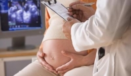 Hy hữu sản phụ 58 tuổi sinh con khi đã mãn kinh 3 năm