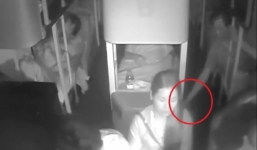Video:Chiêu trộm tiền chuyên nghiệp trên xe khách giường nằm ít ai ngờ