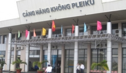 Bạn gái bị hủy vé, 9x đá nhân viên sân bay 