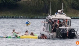 Hàng trăm bợm nhậu Mỹ dạt sang Canada vì bị gió thổi