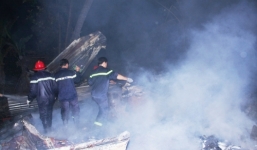 Cháy nhà lúc nửa đêm, 3 bà cháu may mắn thoát chết