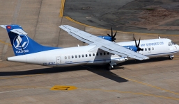 Máy bay ATR 72 bị xe chở hàng đâm móp cửa ở sân bay Tân Sơn Nhất