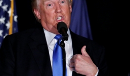 Trump là 'mụn vảy', một kẻ 'bịp bợm'