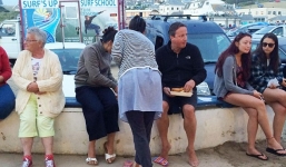 Bức ảnh nhói lòng về cựu Thủ tướng Anh David Cameron