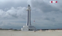 Trung Quốc đưa nhóm gác hải đăng phi pháp tới Trường Sa