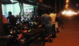 20 giang hồ cầm mã tấu xông vào quán nhậu đập phá