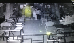 Nhóm côn đồ dùng súng bắn người tại quán cà phê