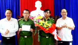 Thưởng nóng ban chuyên án vụ phá rưng pơ mu ở Quảng Nam