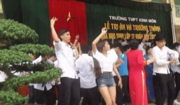 Tranh cãi clip cô trò 'quẩy' tưng bừng trong Lễ tri ân & trưởng thành 