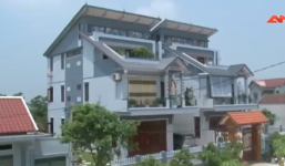 Anh em sinh đôi mở sới bạc 'khủng' trong 2 căn biệt thự liền kề