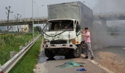 Tin tai nạn giao thông mới nhất ngày 31/8: Giải cứu tài xế kẹt trong cabin 