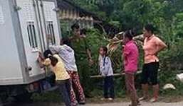 Bố đẻ giở trò đồi bại với 2 con gái chấn động Yên Bái