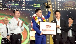 Học trò Trấn Thành bị chỉ trích vì dùng ảnh ca sĩ Hàn đặt trên bàn thờ