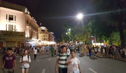 Buổi tối đầu tiên trên 16 tuyến phố đi bộ ở Hà Nội