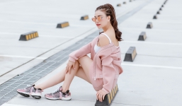 Trà Ngọc Hằng khoe style sành điệu trên phố