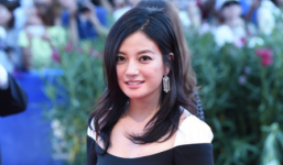 Triệu Vy bị chê 'mặc xấu' khi dự thảm đỏ Liên hoan phim Venice