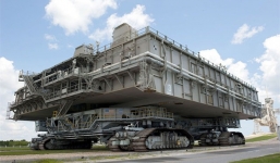 Quá trình vận hành chiếc xe lớn nhất thế giới, đi 1 km hết 300 lít dầu