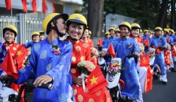 Lễ cưới tập thể của 100 cặp đôi trong ngày Quốc Khánh