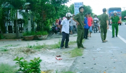 Xe tải đấu đầu 2 xe máy, 4 người thương vong