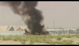 Anh: Phi công hạ cánh với máy bay bốc cháy như đuốc