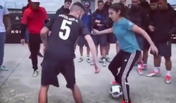 Video: Màn 'múa' điêu luyện với trái bóng của gái xinh