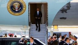 Video: Trung Quốc không trải thảm đỏ đón Obama ở sân bay