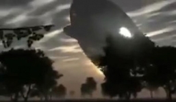 Video: Vật thể lạ giống đĩa bay gây chấn động Malaysia
