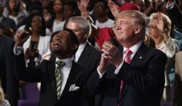 Trump bất ngờ lấy lòng cử tri da màu