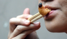 Khiếp đảm những món gỏi sống, cá mực nhảy trên miệng người ăn ở Việt Nam