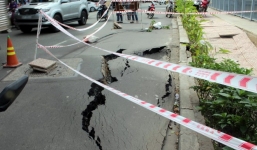 Nhà thầu Trung Quốc gây ra 'hố tử thần' ở đường Trường Sa