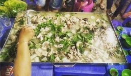 Xuất hiện thêm nồi lẩu gà “khủng” dài cả mét giá tiền triệu