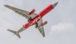 Máy bay 'lạc đường' gần 11.000km