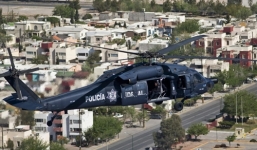 Video: Băng đảng Mexico bắn hạ trực thăng cảnh sát, 4 người chết