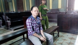 Kêu oan tại tòa, chủ nhân 'chai nước có ruồi' bị đề nghị y án sơ thẩm