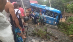 Tin TNGT mới nhất ngày 9/9: Ô tô húc văng 3 xe máy trên xa lộ Hà Nội