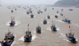 Tàu cá Trung Quốc bị phạt hàng triệu USD vì đánh bắt trái phép