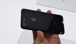 iPhone 7 series Jet Black cháy hàng trong đợt đầu