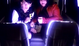 Video: Hành khách đi taxi hoảng loạn khi gặp 'người ngoài hành tinh'