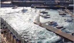 Du thuyền khổng lồ tạo 'sóng thần' nhấn chìm nhiều tàu thuyền