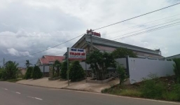 Trần tình của chủ tịch xã nghi bị vợ đánh ghen trong nhà nghỉ