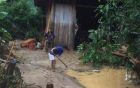 Lũ càn quét, nhiều tuyến đường ở Nghệ An bị cô lập