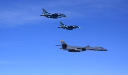 “Pháo hạm ngoại giao” Mỹ “dằn mặt” Nga - Trung - Triều