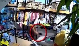 Video: Cận cảnh 'nữ quái' trộm điện thoại nhanh như chớp