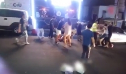 8 khách Trung Quốc đánh hội đồng bà chủ nhà hàng Hàn Quốc