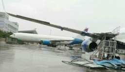 Siêu bão Meranti thổi dạt hàng loạt máy bay Boeing