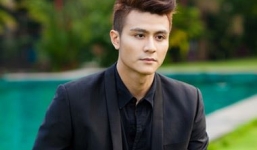 Clip Vĩnh Thụy vừa lái xe vừa buông tay khỏi vô lăng để nhảy