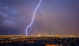 Cận cảnh tia sét dài nhất thế giới vươn xa hơn 320km