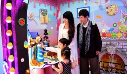 Sao Việt hào hứng với ngôi nhà bánh kẹo lớn nhất Việt Nam